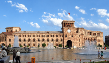 Iranians cross into Armenia to earn what they cannot at home
