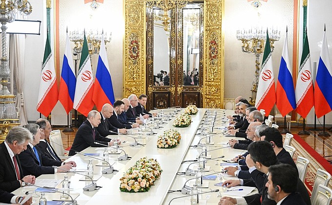 Meeting with President of Iran Masoud Pezeshkian • President of Russia
