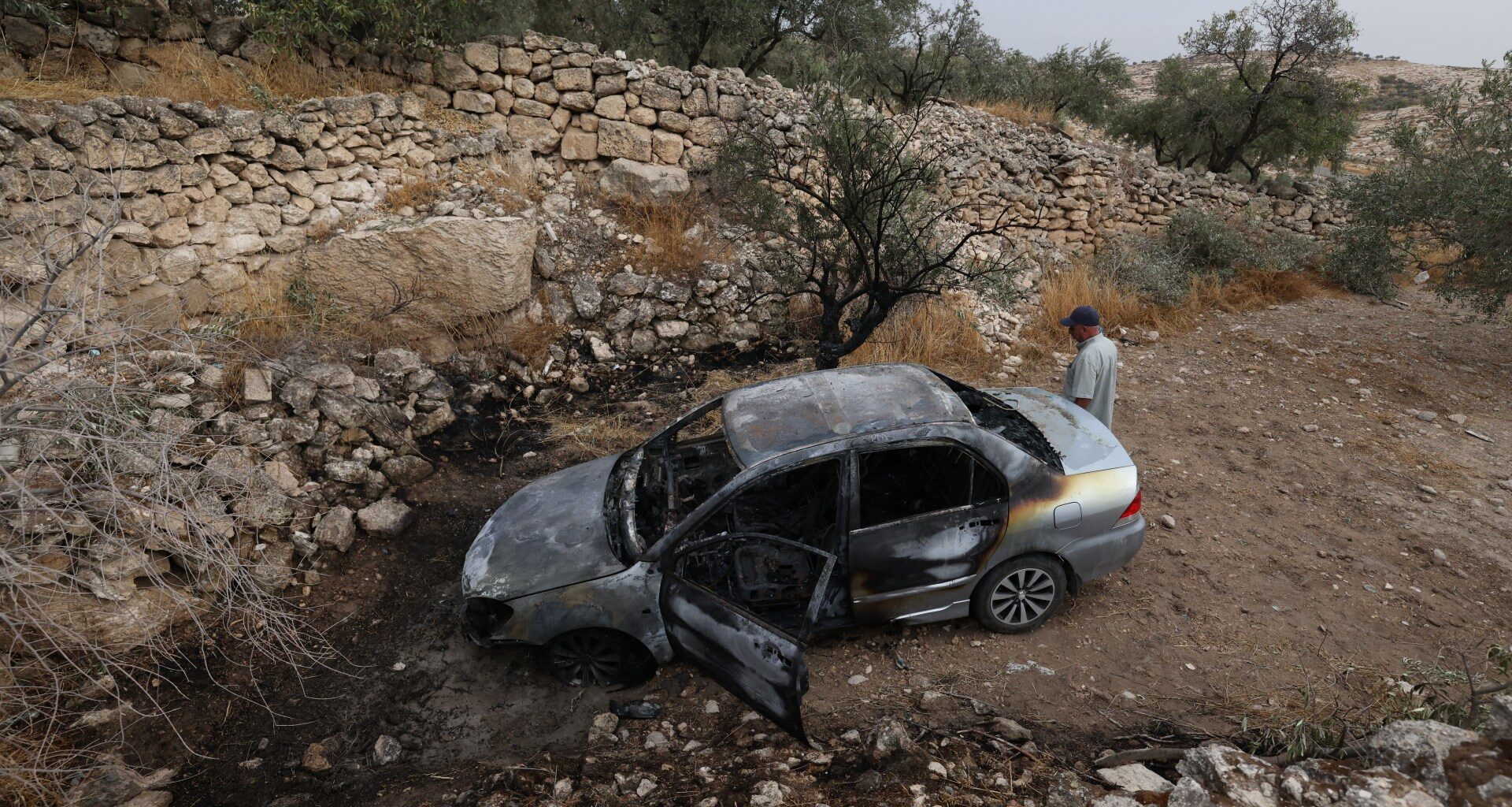 Settlers set fire to mosque in West Bank as Israeli forces raid villages | Israel-Palestine conflict News