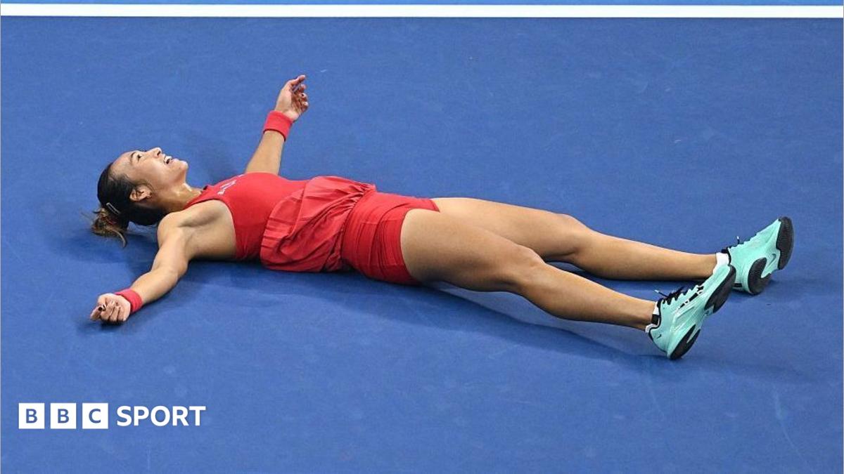 Zheng Qinwen collapses on the court in celebration