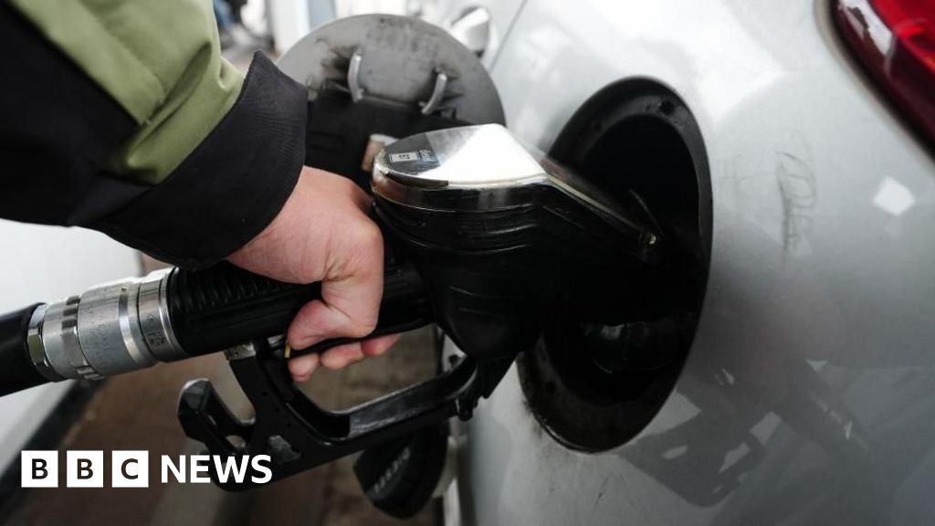 G7 to release 100 million barrels of oil and diesel after Trump export ban threat - BBC