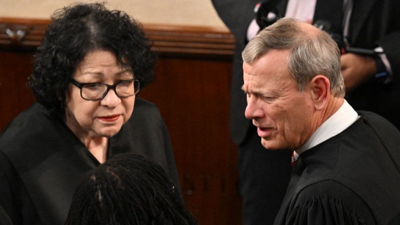 Supreme Court's new term opens with gun rights, voting rights cases