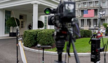 Trump’s DOJ probes major TV networks over response to White House ban of CNN