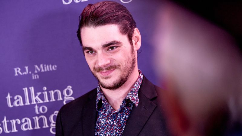 ‘Breaking Bad’ actor RJ Mitte dead at 34