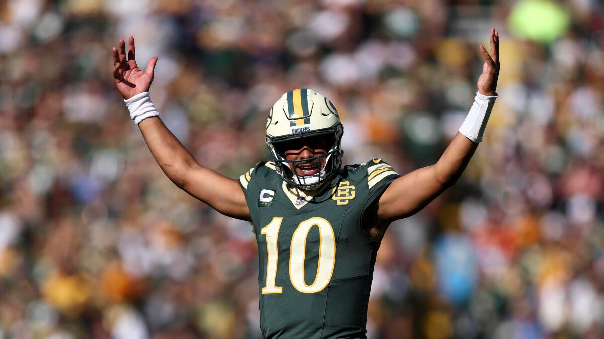Packers vs. Bears: Jordan Love makes history, erupts in dominant win behind retooled offensive line