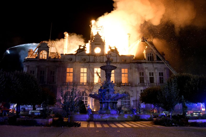 Fire at City Hall building in Limoges, France 