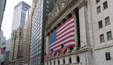 Stock market today: S&P 500, Nasdaq slip as chip sell-off continues