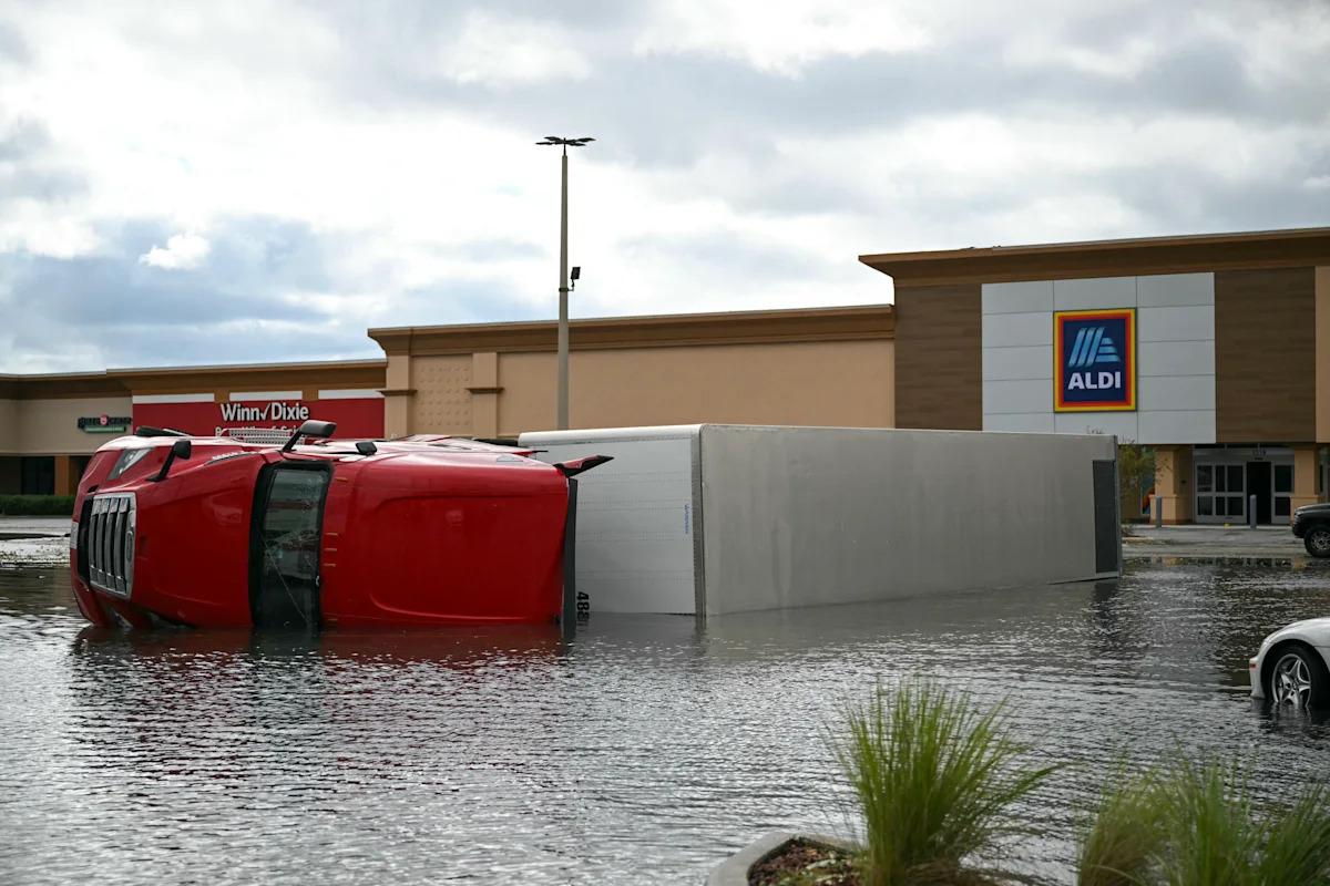 Isaias live tracker: Storm that killed at least 2 weakens over Alabama after hurricane landfall near Destin; more than 900,000 without power