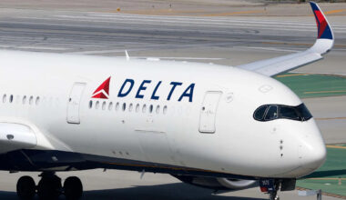 Delta reports Q3 earnings miss, cuts guidance as fuel costs surge 62% from year ago