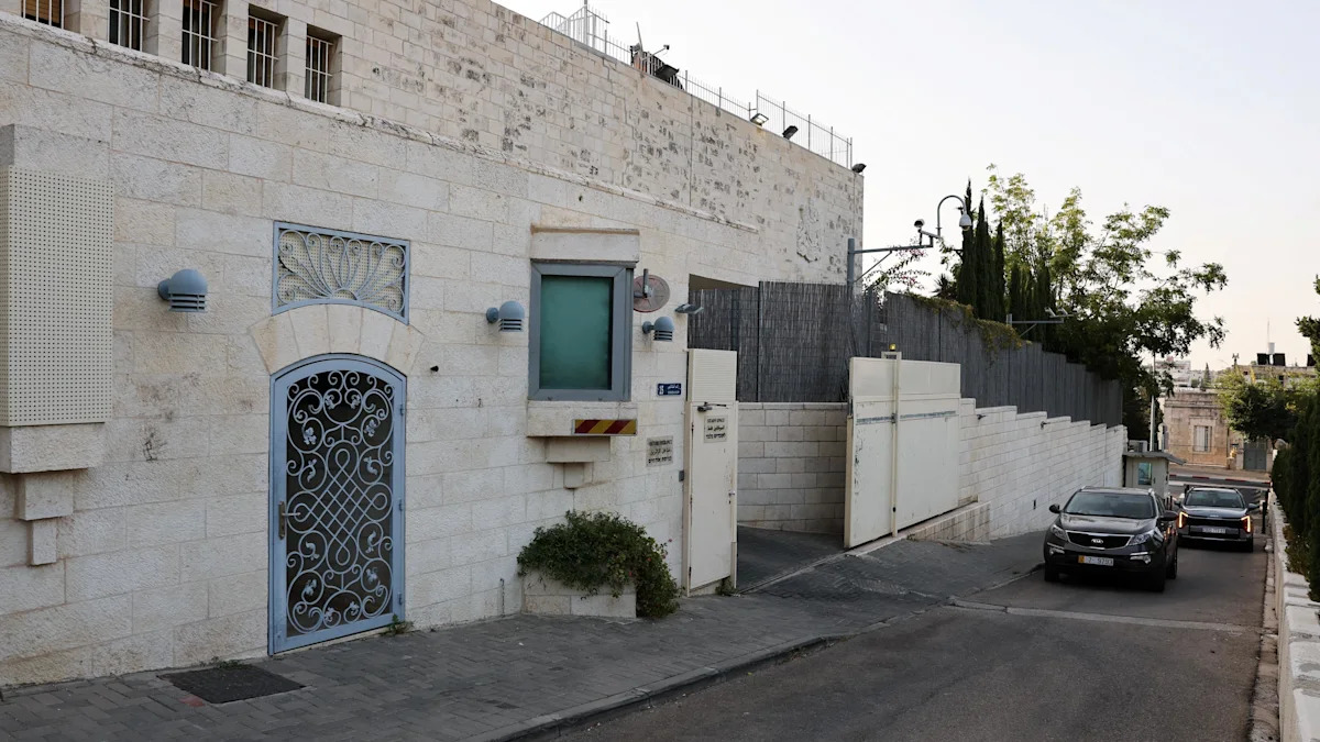 Most UK diplomats to leave East Jerusalem consulate, Israel says, as Miliband says 'vital services' to remain