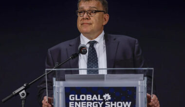 Cenovus Energy looks to grow as it signs $5.7B deal to buy Athabasca Oil