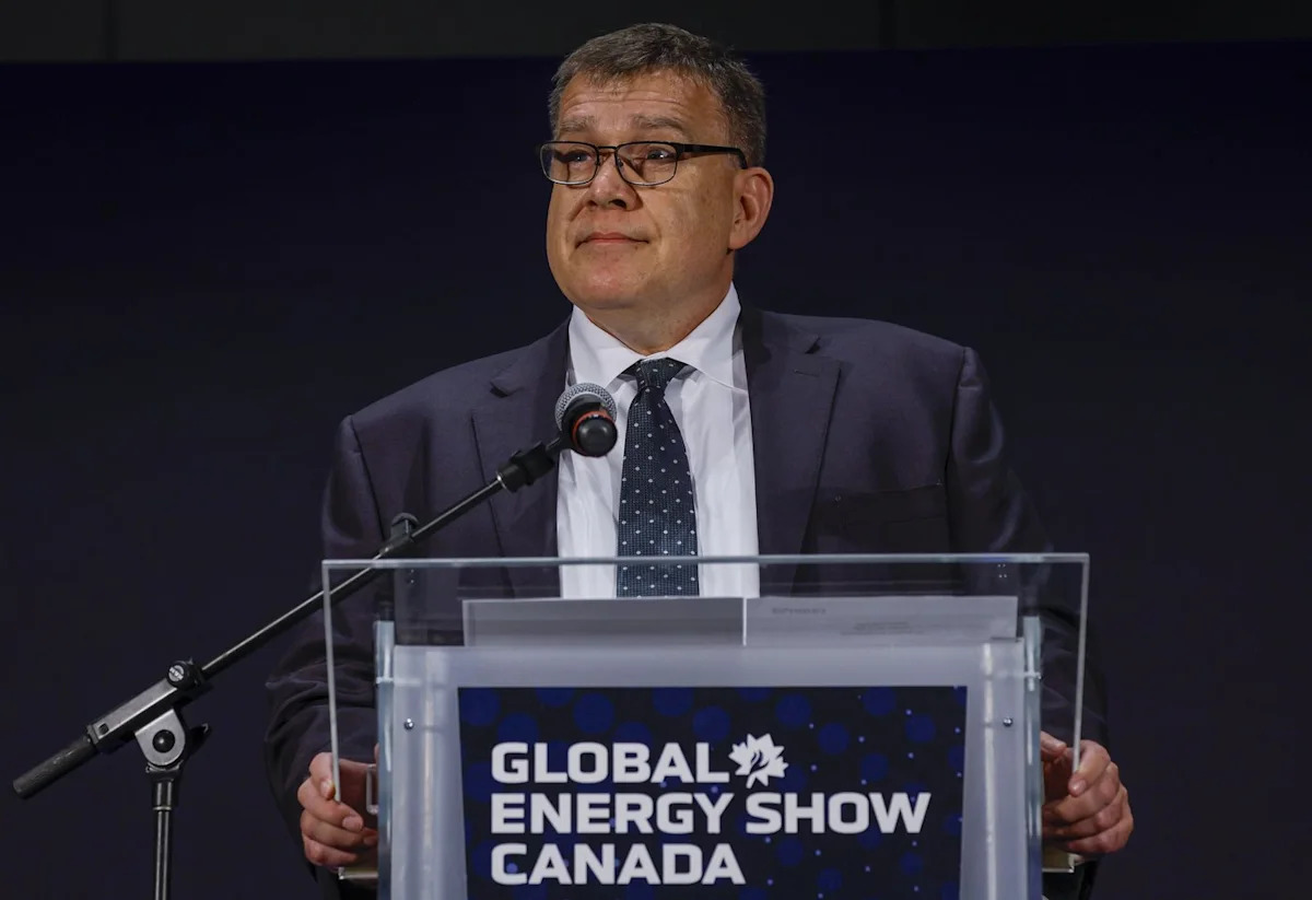 Cenovus Energy looks to grow as it signs $5.7B deal to buy Athabasca Oil
