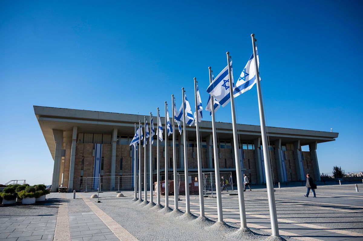 Israel's top court overturns ban on Arab parties standing in election