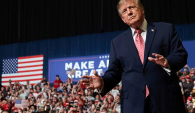 Trump warns Kansans that US will 'burn' like France if Democrats win