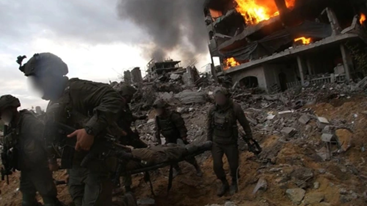 IDF troops evacuate the injured in Gaza
