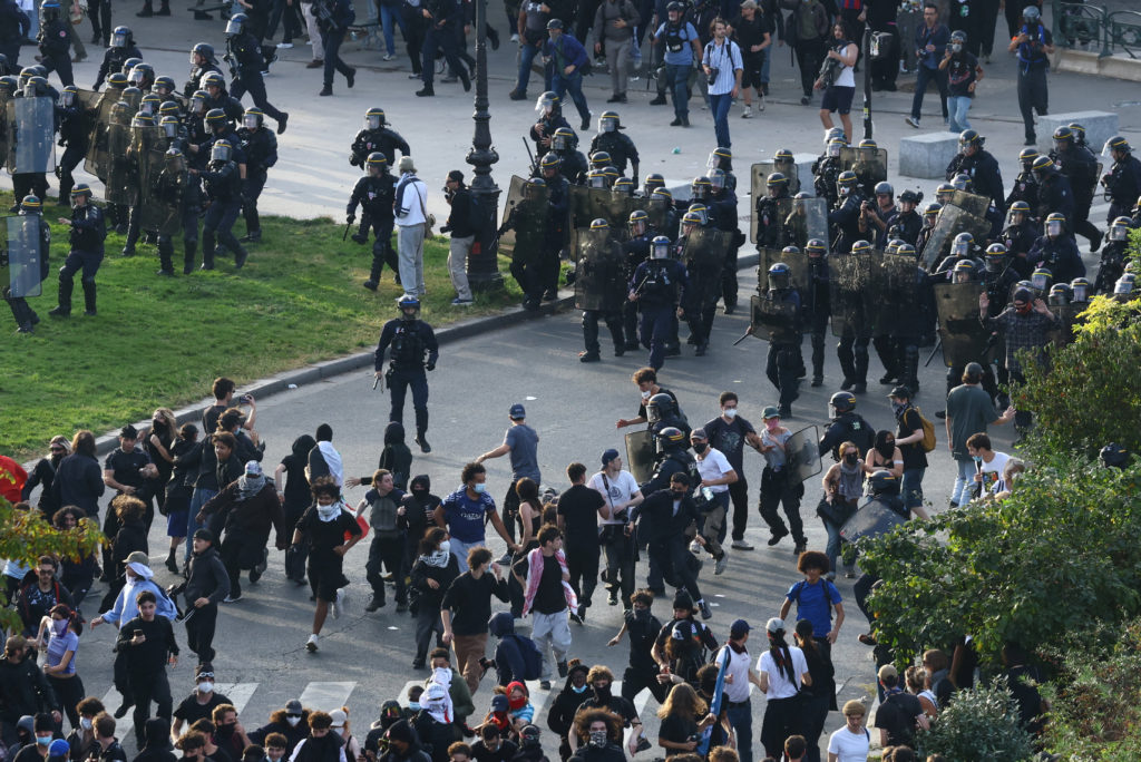 French students lead massive protests against education policies