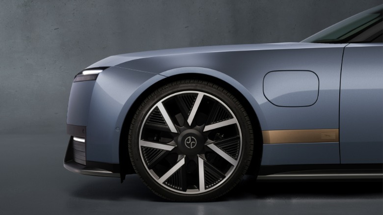 Front wheel of a 2028 Jaguar Type 01