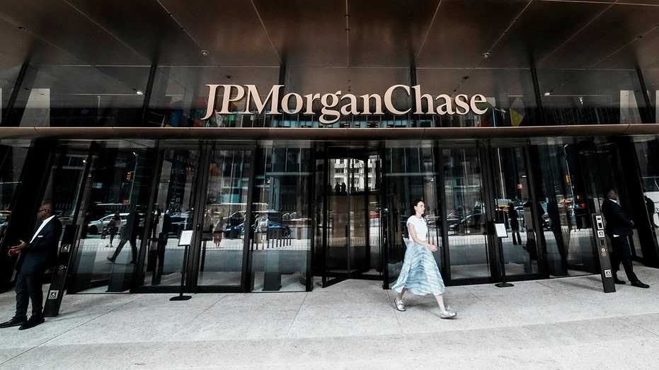 JPMorgan Chase building exterior in NYC