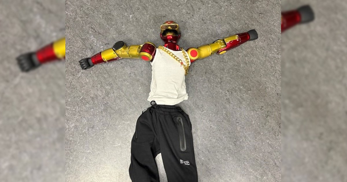 Livestreamers Film Themselves Using Humanoid Robot to Sexually Assault Teen Girl, Prompting Police to Seize the Bot