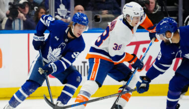 Maple Leafs fall into last in Atlantic with loss to Islanders