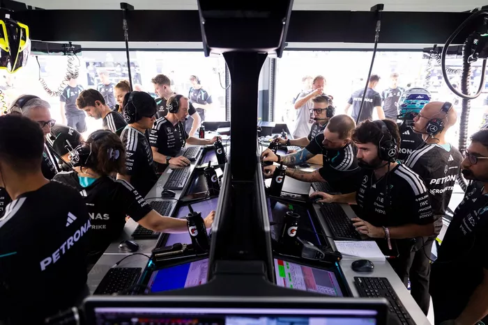 Mercedes engineers, Mercedes garage