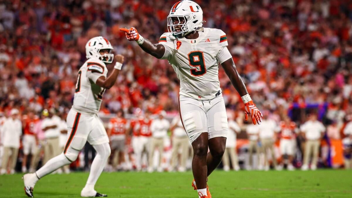College football picks: Predictions, odds for key top 25 games in Week 7