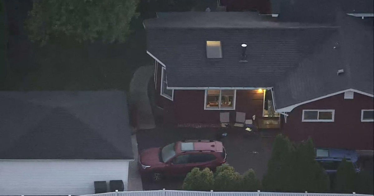 5 people found dead with gunshot wounds in house in Mundelein, Illinois