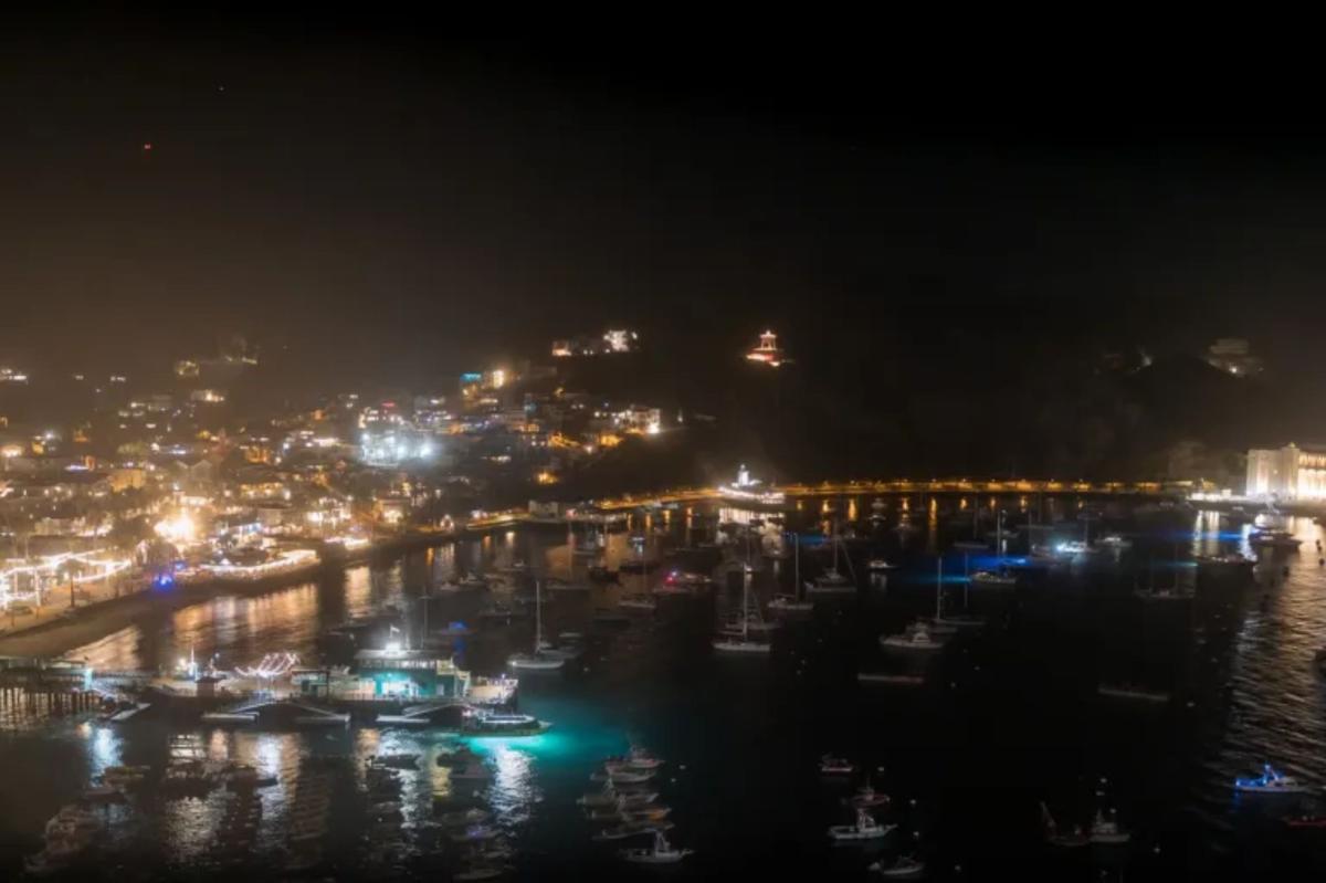 Air ambulence helicopter crashes off Catalina Island with 5 people aboard