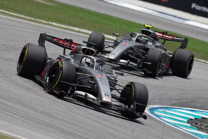 Nico Hülkenberg, Audi F1 Team; Gabriel Bortoleto, Audi F1 Team