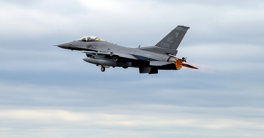 Fighter jet uses "headbutt maneuver" to intercept plane near Trump's Mar-a-Lago resort