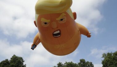 Donald Trump balloon.