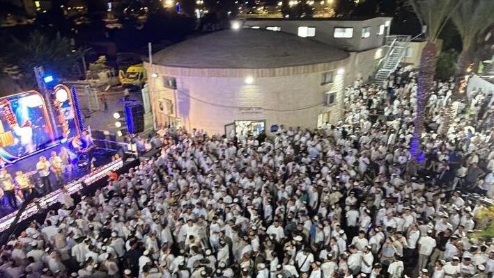 Second hakafot celebrations held across Israel as holiday season comes to end