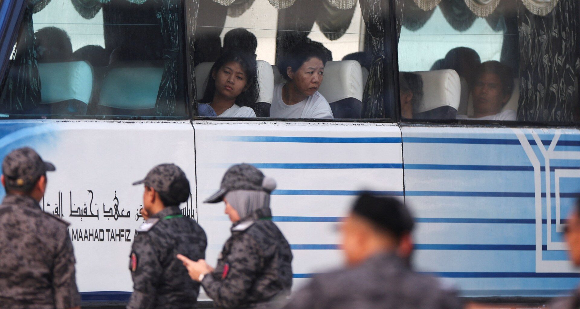 Malaysia’s Anwar to host Myanmar leader as repatriations near 10,000 | Rohingya News