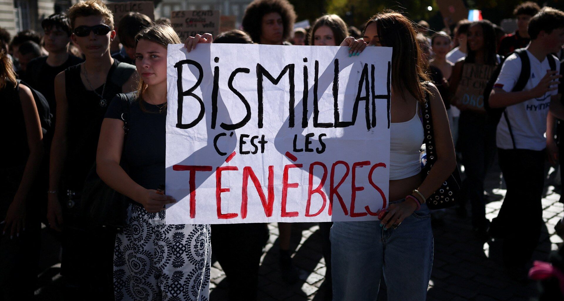 Why are French protesters chanting ‘Bismillah, c’est les ténèbres’? | Protests News