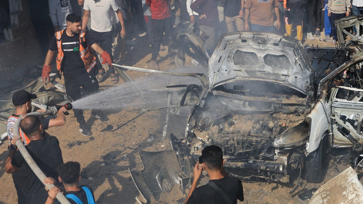 Israeli attacks kill four as famine risk looms in Gaza | Gaza News