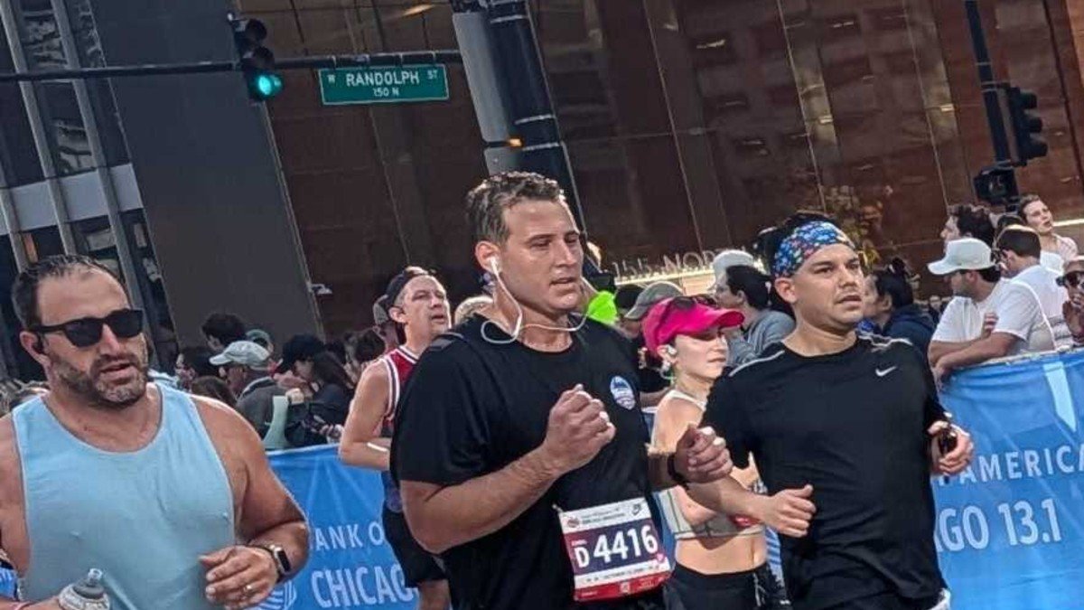Famous people running the 2026 Chicago Marathon: A celebrity list – NBC Chicago