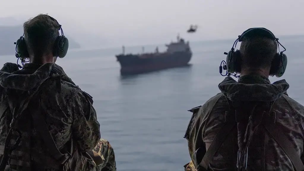 The Strait of Hormuz (Photo: CENTCOM) מצר הורמוז איראן צבא ארצות הברית ארה"ב אדמירל בראד קופר סנטקום CENTCOM פיקוד ה מרכז ה אמריקני