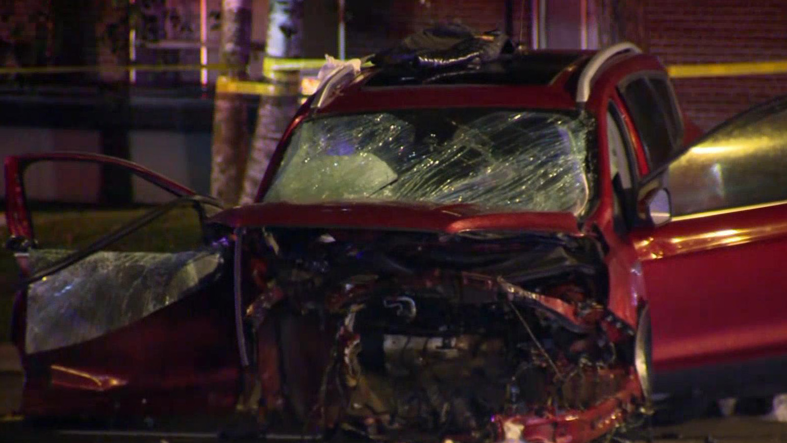 1 woman dead, 2 men injured during Scarborough car crash