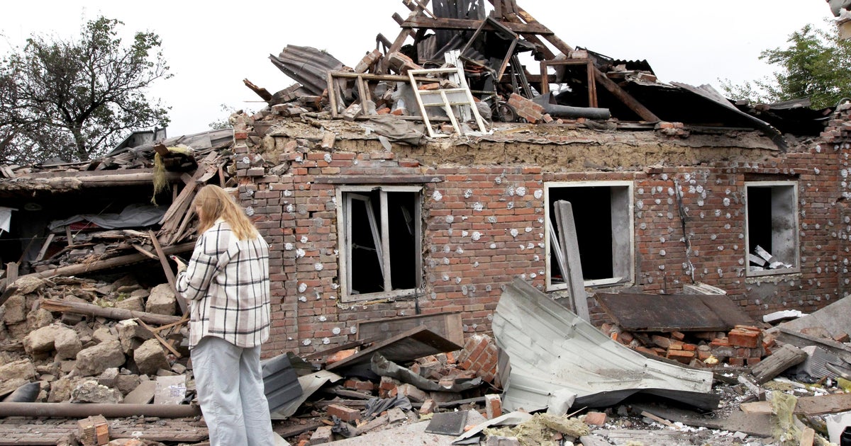 Russian troops hit Dnipro with guided bombs