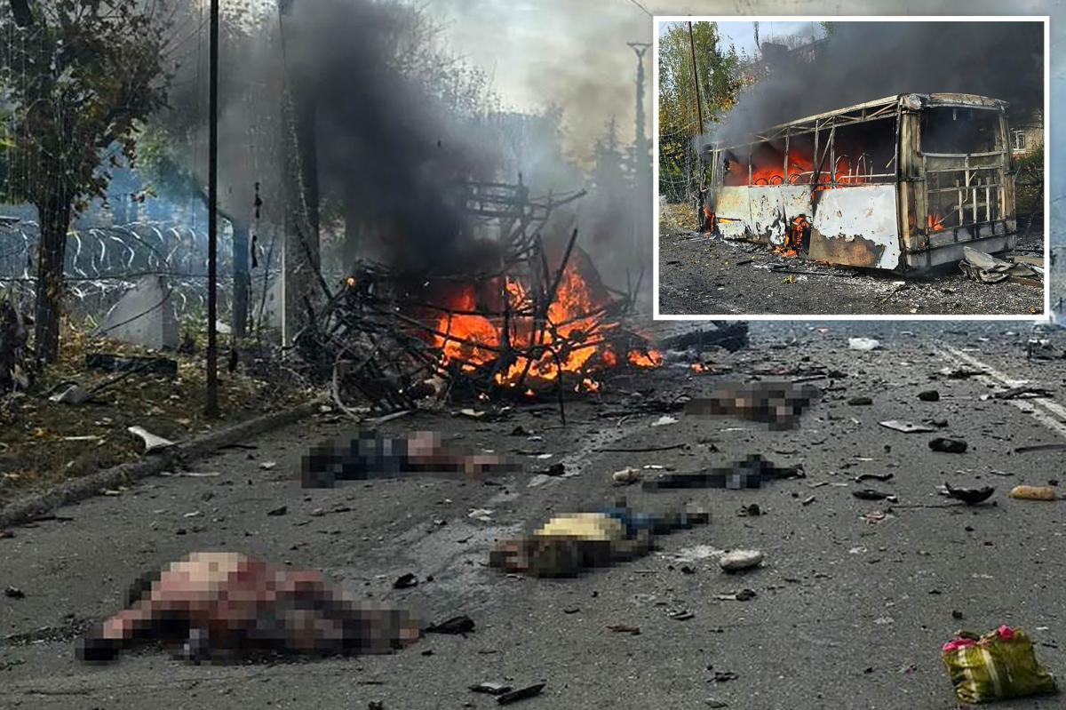 Russian bomb kills 33 after strike on buses in Ukraine