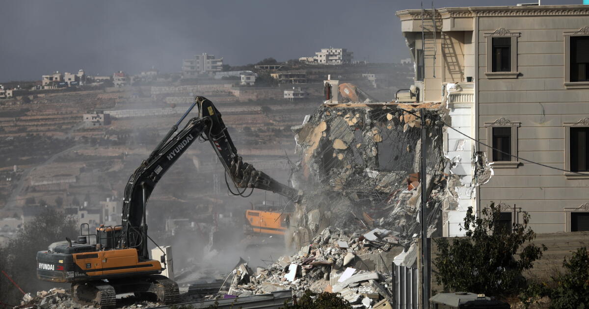 Israel presses ahead with West Bank army operation days before election
