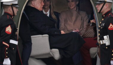 Trump's team is in chaos as midterms enter final stretch