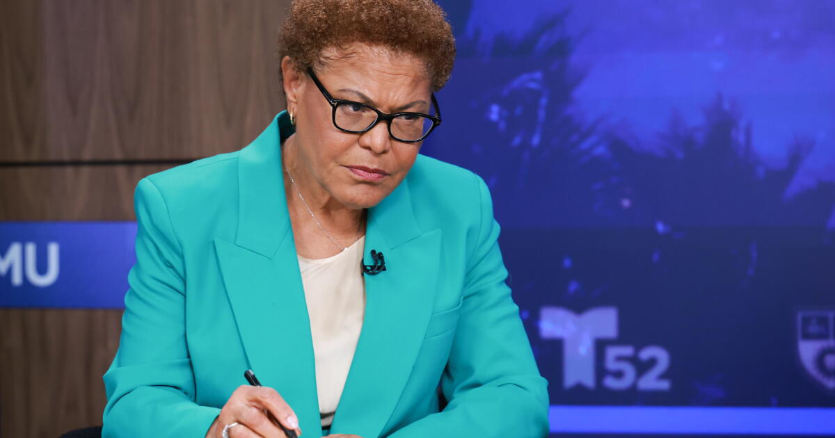 Commentary: Karen Bass says L.A.'s political establishment doesn't like Raman. Well, boo hoo