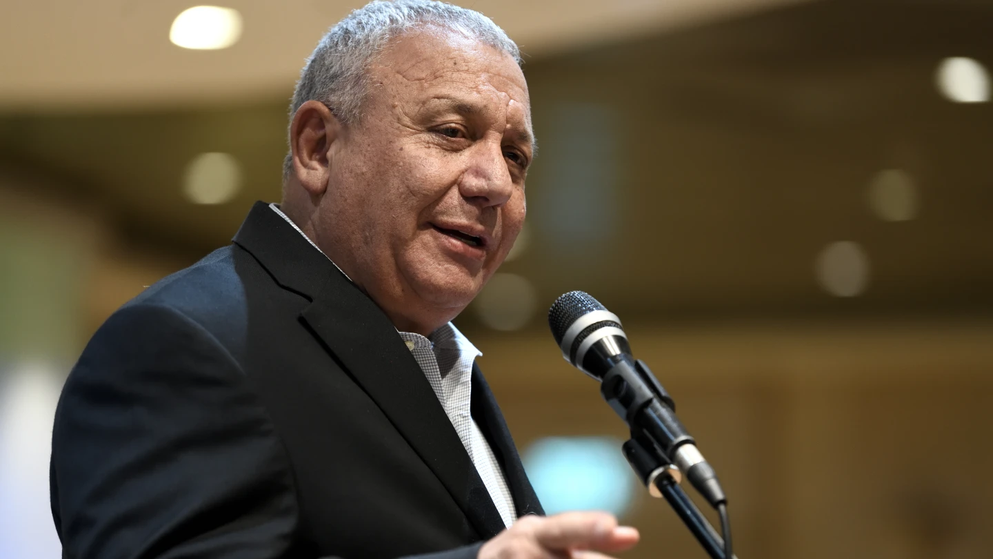 Gadi Eisenkot floats possibility of first-ever post-election minority government - Israel & Jewish News