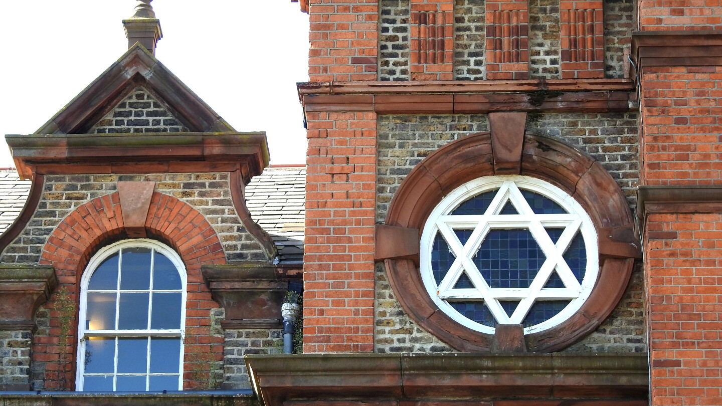 Israel Should Evacuate Jews from Ireland