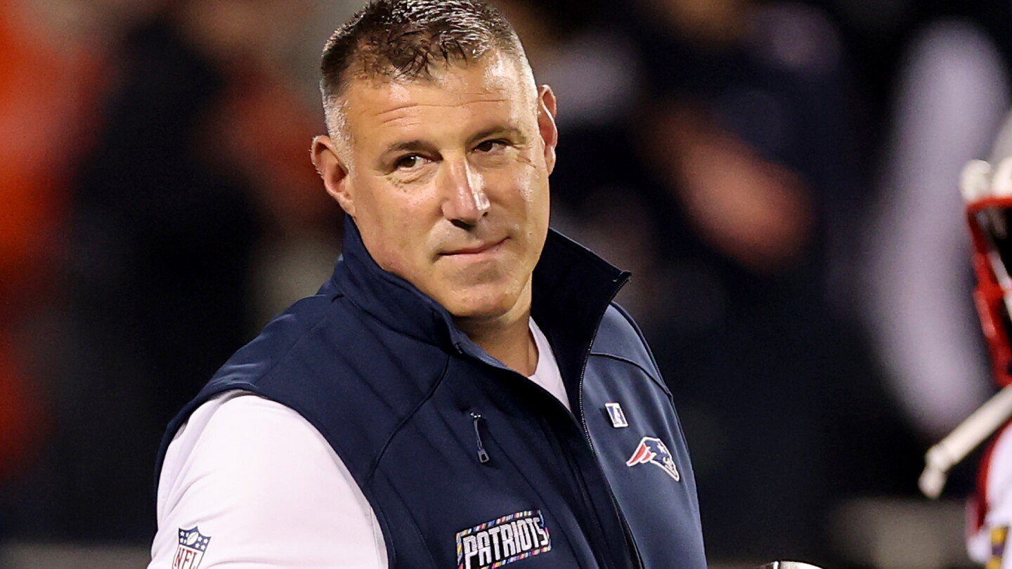 Tonight is Mike Vrabel's first career game at Soldier Field