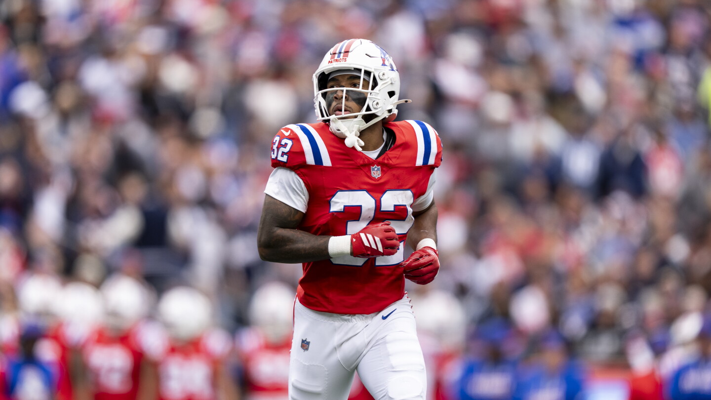Report: TreVeyon Henderson has a high-ankle sprain