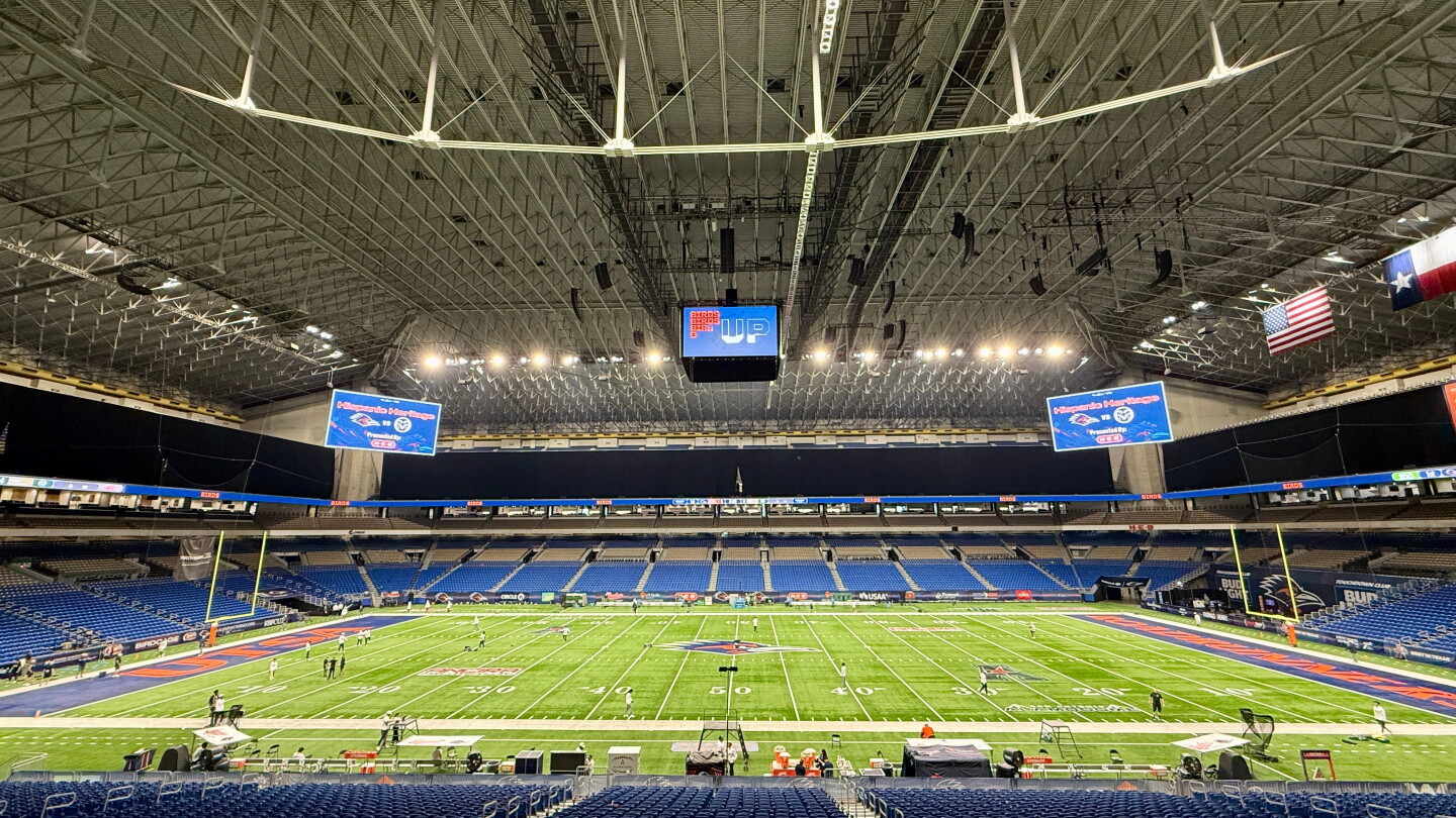 Air Force service member died from fall before Navy-UTSA game in San Antonio