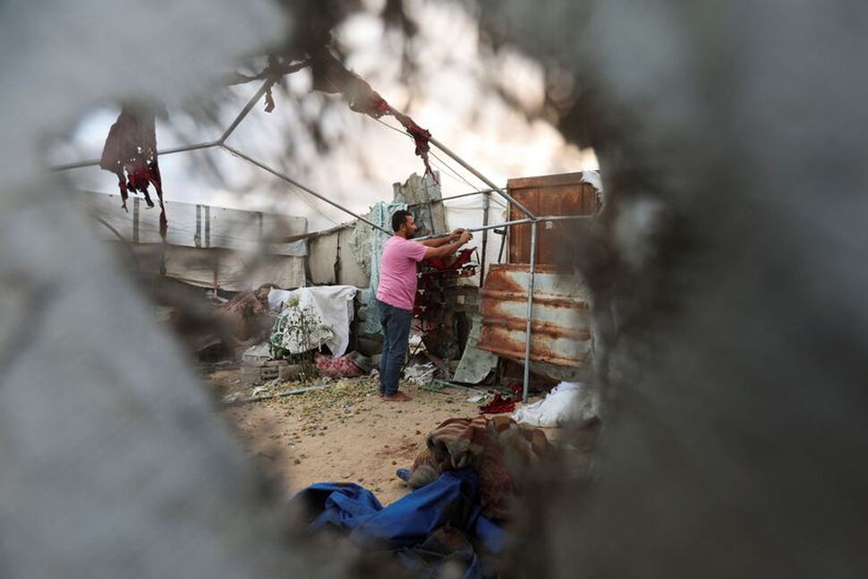 Israeli Fire Kills Two People in Gaza, Medics Say