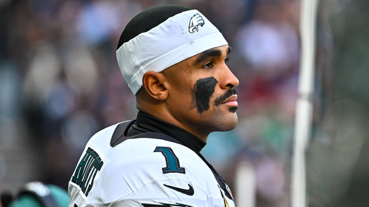 Eagles' Hurts going on IR after reported consultations